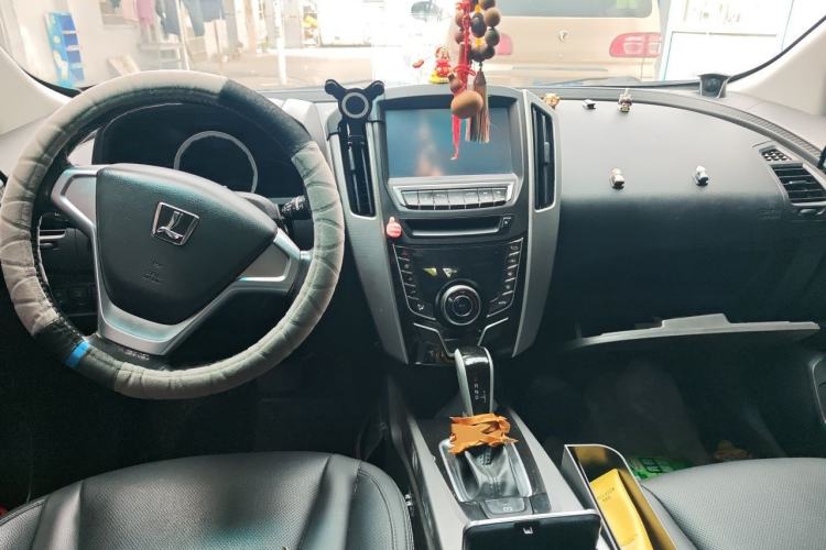 Used Luxgen U6 SUV 2014 1.8T Fashion Edition Center Console