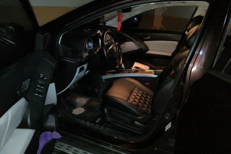Used Luxgen U6 SUV 2014 1.8T Fashion Edition Driver Seat