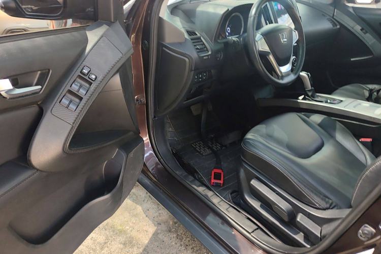 Used Luxgen U6 SUV 2014 1.8T Fashion Edition Driver Seat