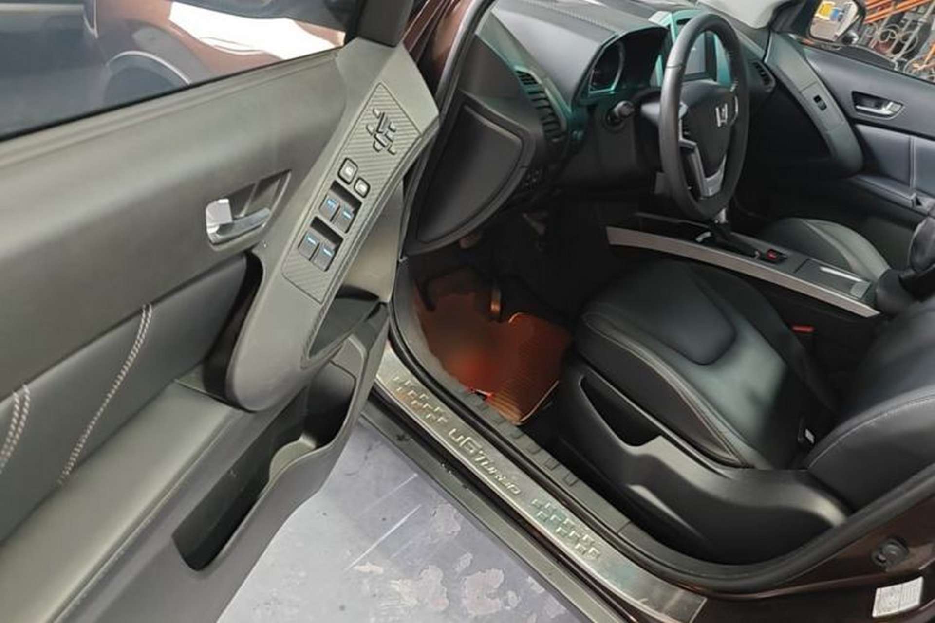 Used Luxgen U6 SUV 2014 1.8T ZhiZun Model Driver Seat