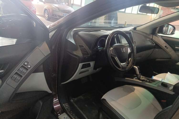 Used Luxgen U6 SUV 2014 1.8T Fashion Edition Driver Seat