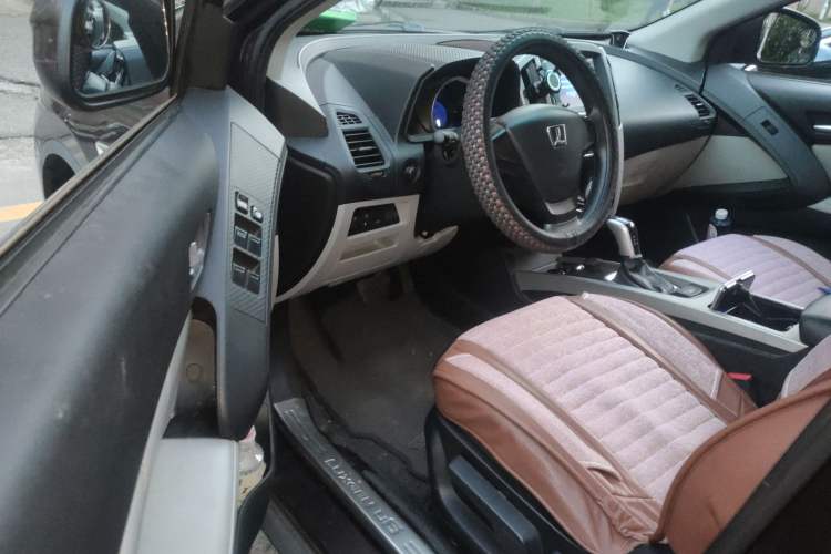 Used Luxgen U6 SUV 2014 1.8T Charm Version Driver Seat