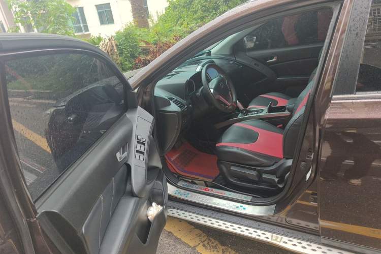 Used Luxgen U6 SUV 2014 1.8T Fashion Edition Driver Seat