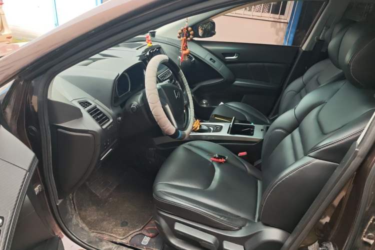 Used Luxgen U6 SUV 2014 1.8T Fashion Edition Driver Seat