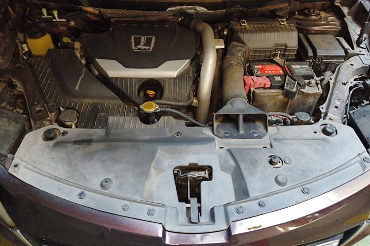 Used Luxgen U6 SUV 2014 1.8T Fashion Edition Engine Bay