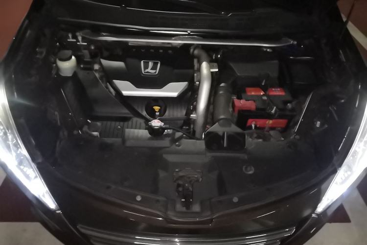 Used Luxgen U6 SUV 2014 1.8T ZhiZun Model Engine Bay