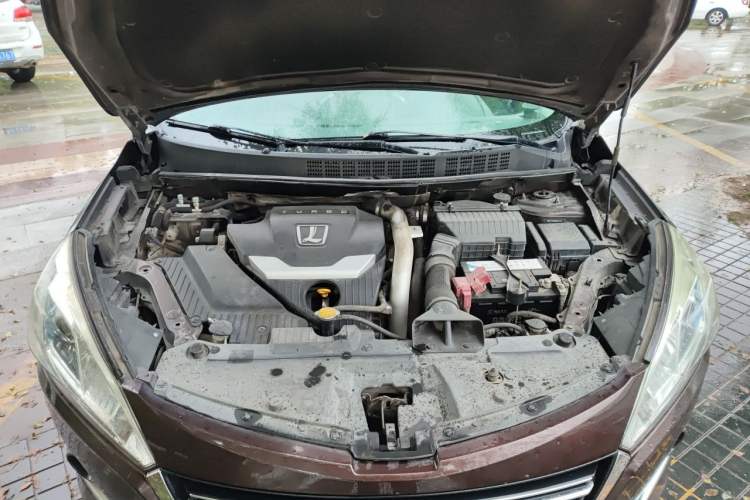 Used Luxgen U6 SUV 2014 1.8T New Innovation Type Engine Bay