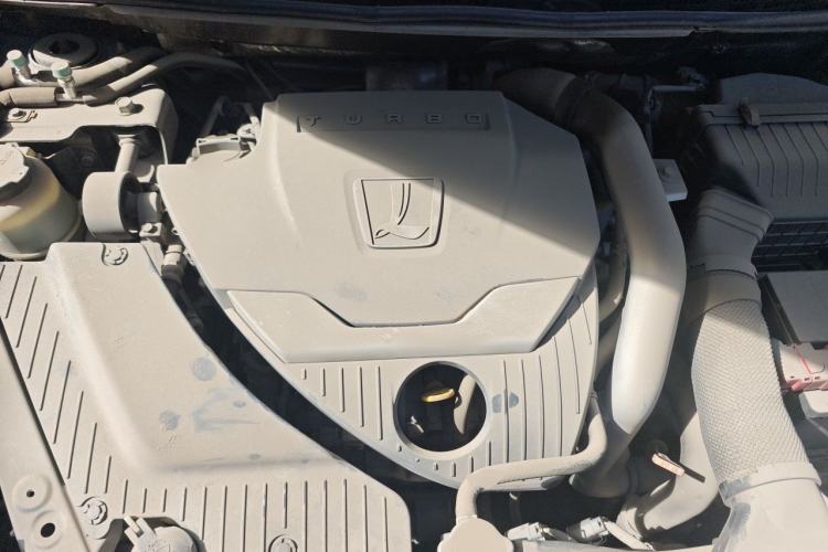 Used Luxgen U6 SUV 2014 1.8T ZhiZun Model Engine Bay