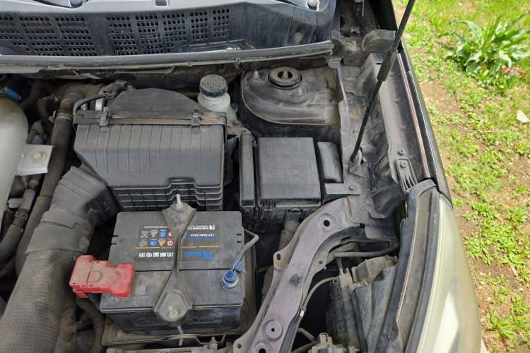 Used Luxgen U6 SUV 2014 1.8T Fashion Edition Engine Bay Left