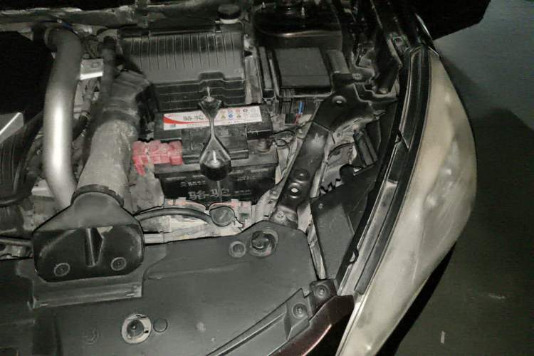 Used Luxgen U6 SUV 2014 1.8T Fashion Edition Engine Bay Left