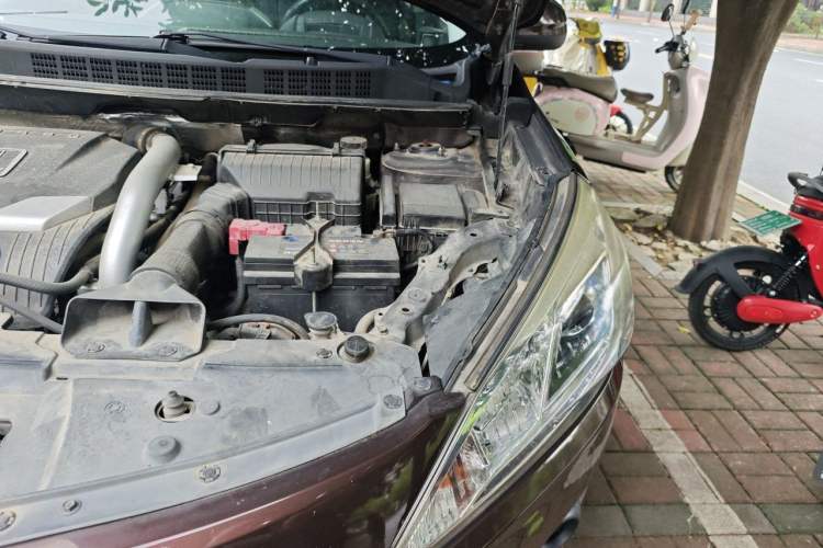 Used Luxgen U6 SUV 2014 1.8T Fashion Edition Engine Bay Left