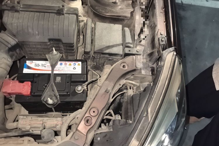 Used Luxgen U6 SUV 2014 1.8T ZhiZun Model Engine Bay Left
