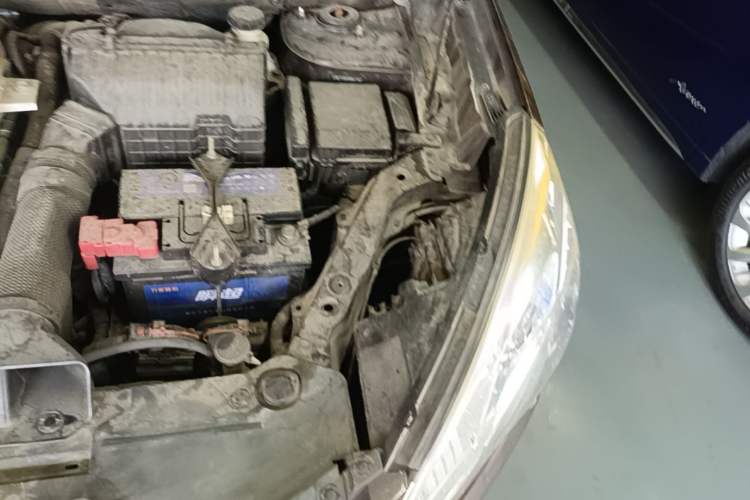 Used Luxgen U6 SUV 2014 1.8T Fashion Edition Engine Bay Left