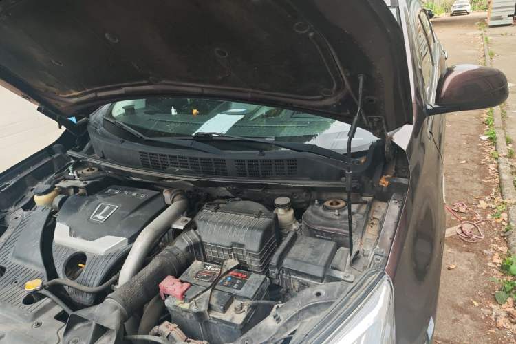 Used Luxgen U6 SUV 2014 1.8T Fashion Edition Engine Bay Left