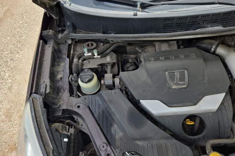 Used Luxgen U6 SUV 2014 1.8T Fashion Edition Engine Bay Right