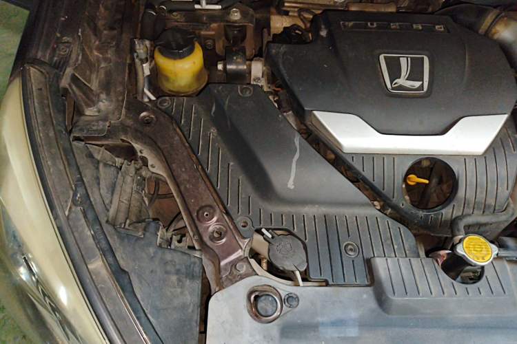 Used Luxgen U6 SUV 2014 1.8T Fashion Edition Engine Bay Right