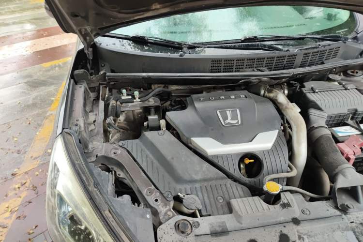 Used Luxgen U6 SUV 2014 1.8T New Innovation Type Engine Bay Right