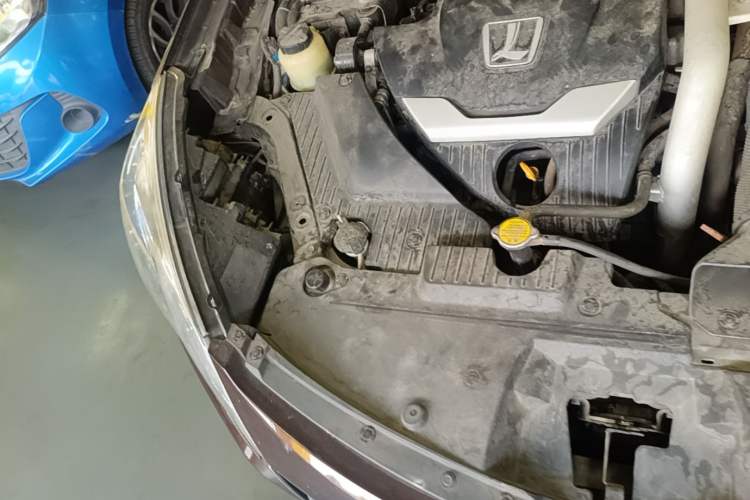 Used Luxgen U6 SUV 2014 1.8T Fashion Edition Engine Bay Right