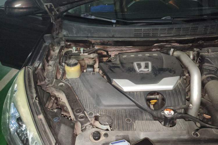Used Luxgen U6 SUV 2014 1.8T Fashion Edition Engine Bay Right