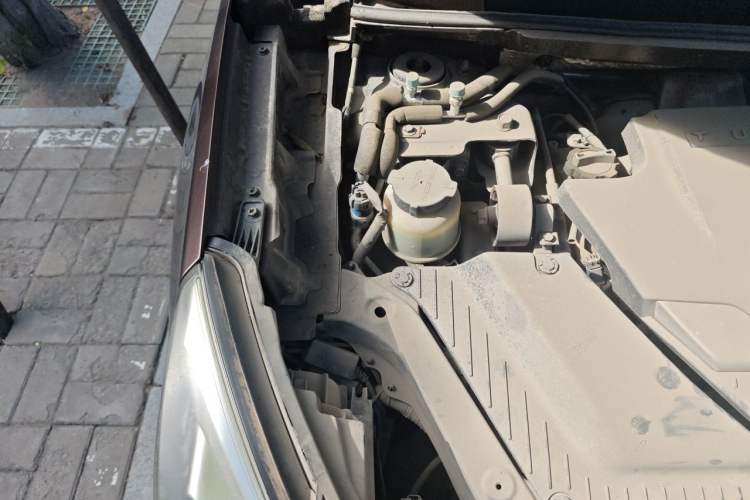 Used Luxgen U6 SUV 2014 1.8T ZhiZun Model Engine Bay Right