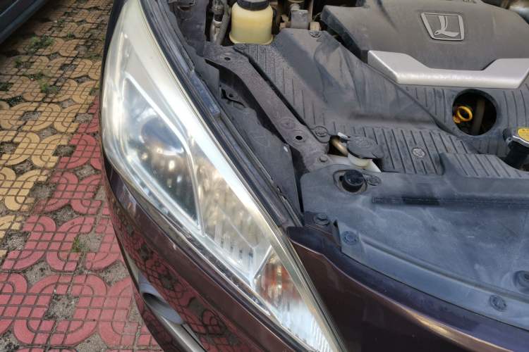 Used Luxgen U6 SUV 2014 1.8T Charm Version Engine Bay Right