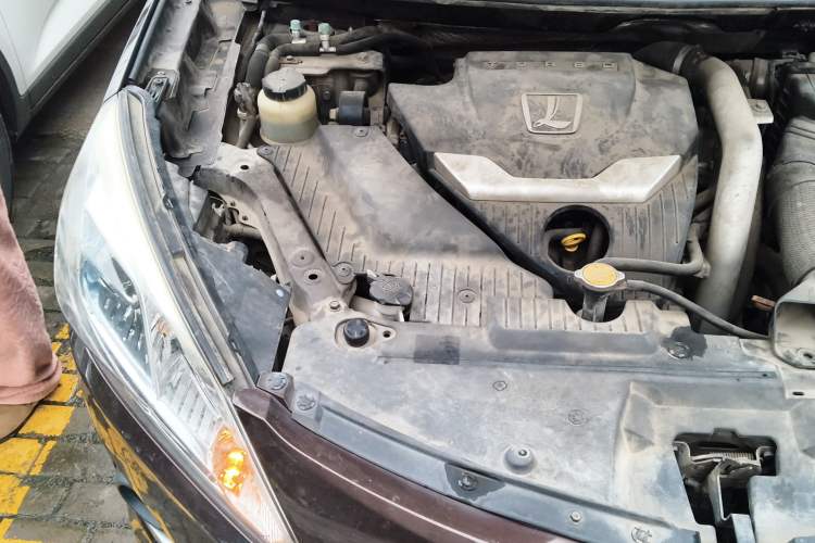 Used Luxgen U6 SUV 2014 1.8T Fashion Edition Engine Bay Right