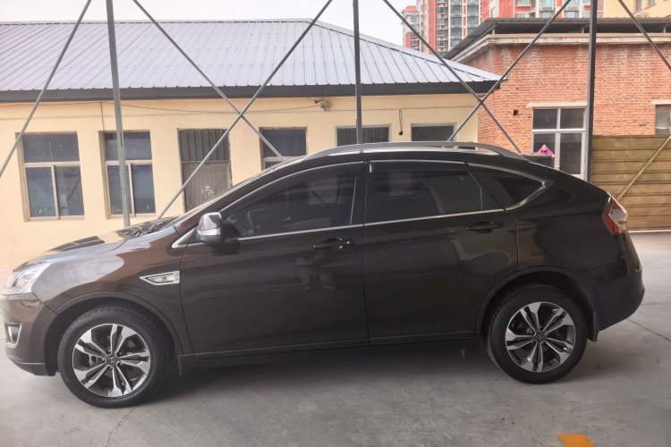 Used Luxgen U6 SUV 2014 1.8T ZhiZun Model Exterior 4