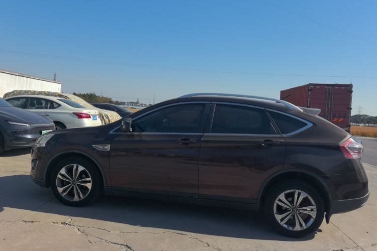 Used Luxgen U6 SUV 2014 1.8T ZhiZun Model Exterior 5