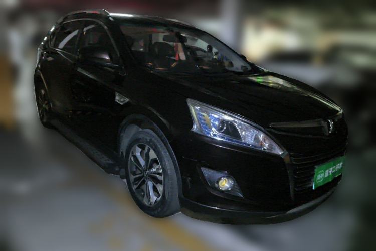 Used Luxgen U6 SUV 2014 1.8T Fashion Edition Front Right 45 Deg