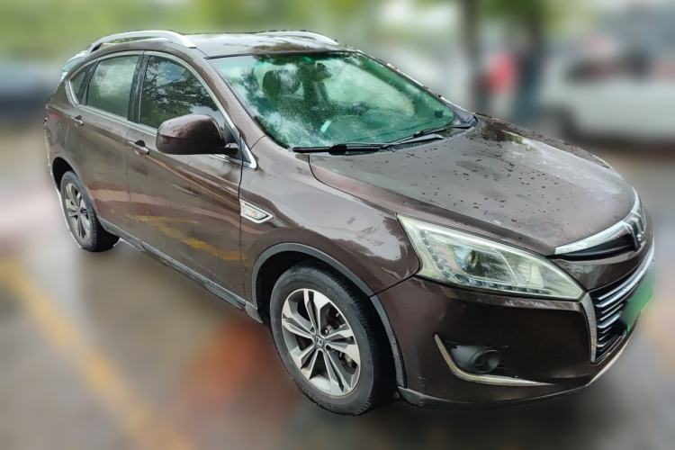 Used Luxgen U6 SUV 2014 1.8T New Innovation Type Front Right 45 Deg