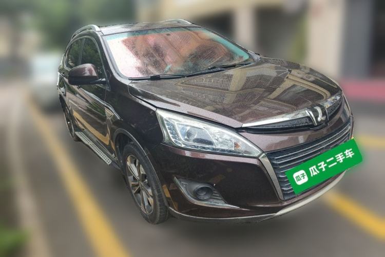 Used Luxgen U6 SUV 2014 1.8T Fashion Edition Front Right 45 Deg