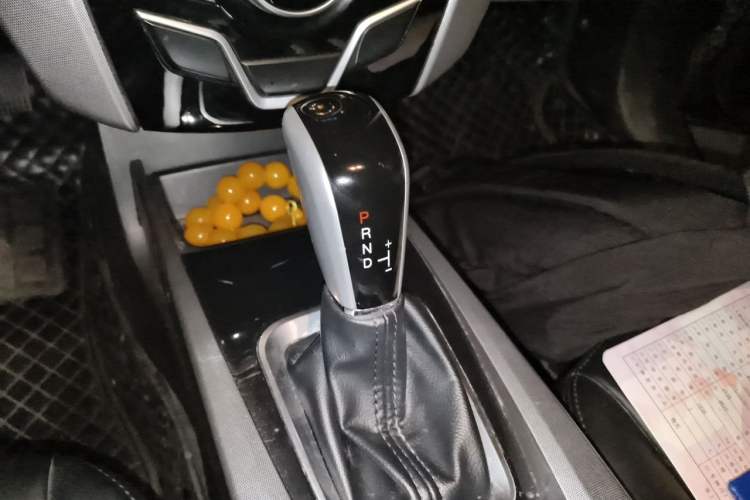 Used Luxgen U6 SUV 2014 1.8T Fashion Edition Gear Lever