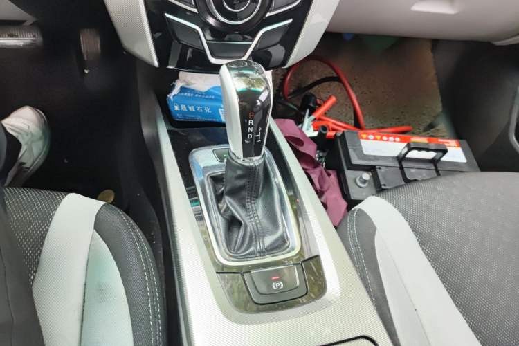 Used Luxgen U6 SUV 2014 1.8T New Innovation Type Gear Lever