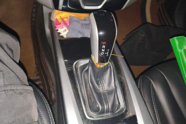 Used Luxgen U6 SUV 2014 1.8T Fashion Edition Gear Lever