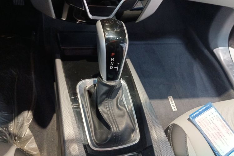 Used Luxgen U6 SUV 2014 1.8T Fashion Edition Gear Lever