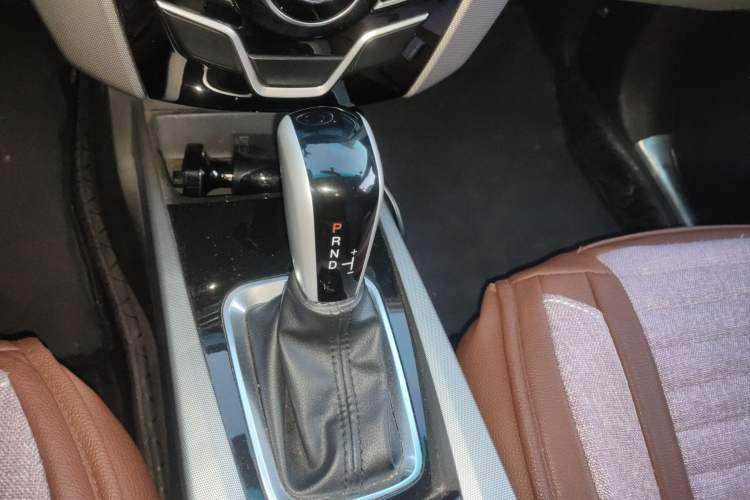 Used Luxgen U6 SUV 2014 1.8T Charm Version Gear Lever