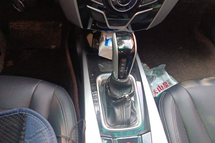 Used Luxgen U6 SUV 2014 1.8T Fashion Edition Gear Lever