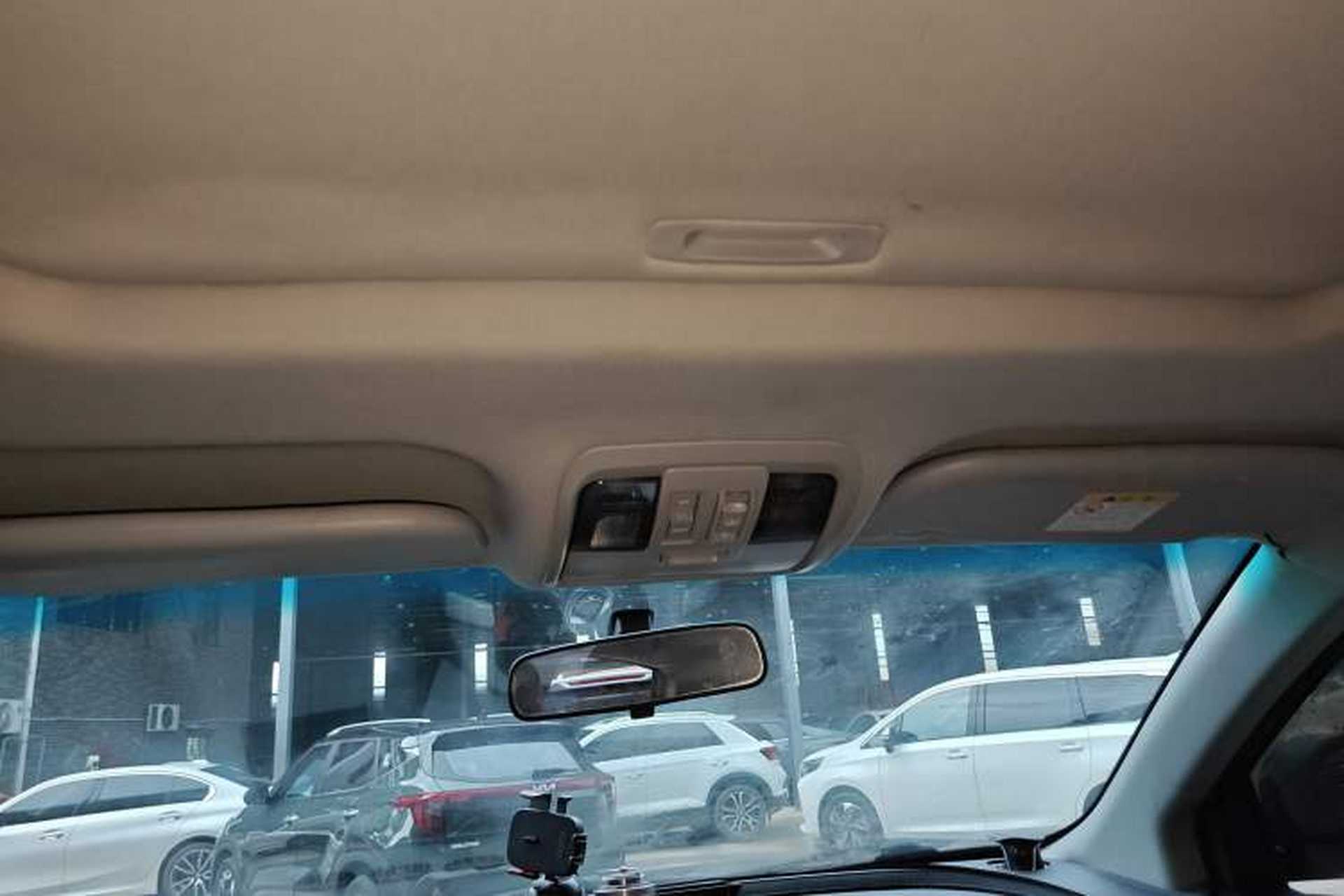 Used Luxgen U6 SUV 2014 1.8T ZhiZun Model Headliner
