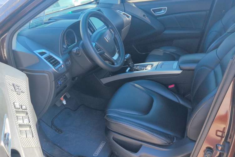 Used Luxgen U6 SUV 2014 1.8T ZhiZun Model Interior 2