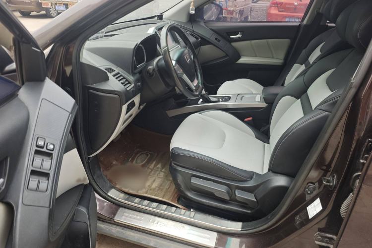 Used Luxgen U6 SUV 2014 1.8T Fashion Edition Interior 2