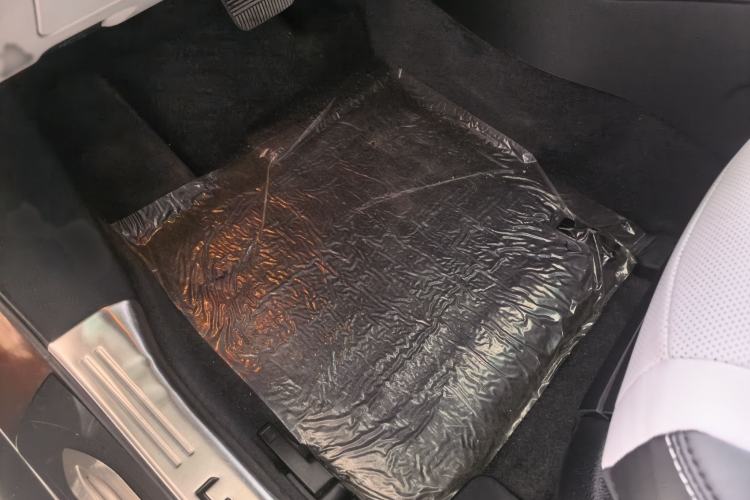 Used Luxgen U6 SUV 2014 1.8T ZhiZun Model Interior 4