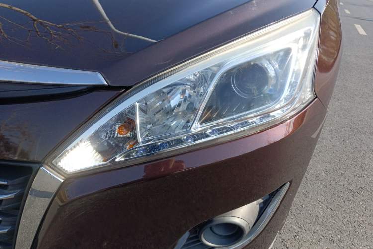 Used Luxgen U6 SUV 2014 1.8T Fashion Edition Left Front Headlight