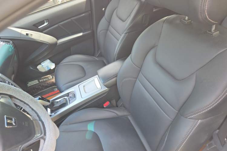 Used Luxgen U6 SUV 2014 1.8T Fashion Edition Left Front Seat