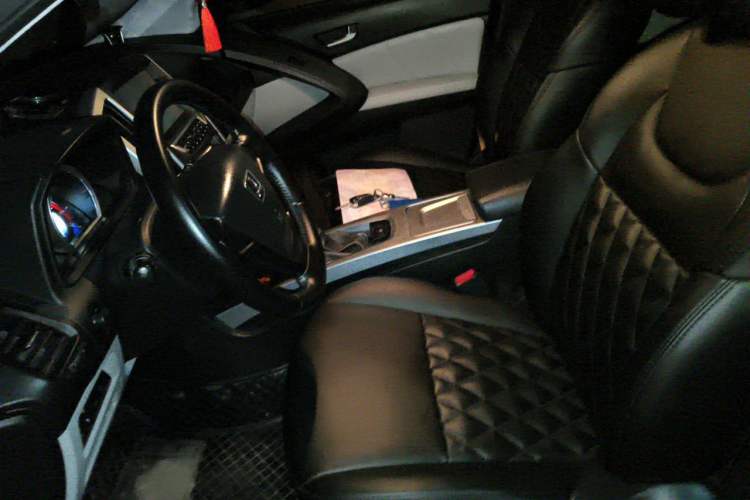 Used Luxgen U6 SUV 2014 1.8T Fashion Edition Left Front Seat