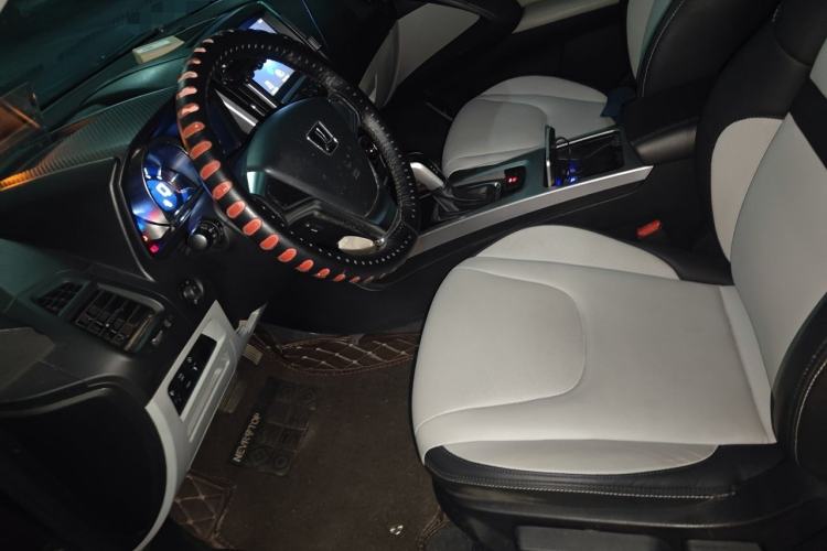 Used Luxgen U6 SUV 2014 1.8T Fashion Edition Left Front Seat