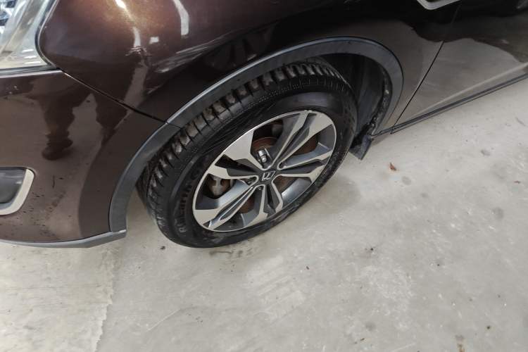 Used Luxgen U6 SUV 2014 1.8T ZhiZun Model Left Front Wheel Hub
