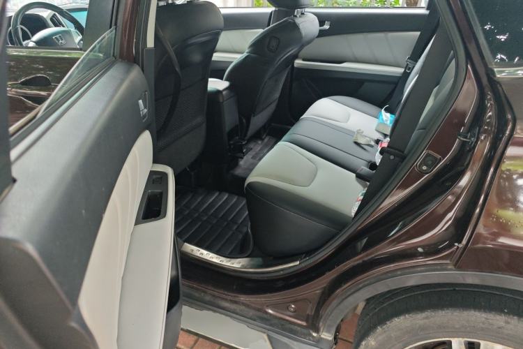Used Luxgen U6 SUV 2014 1.8T Fashion Edition Left Rear Seat