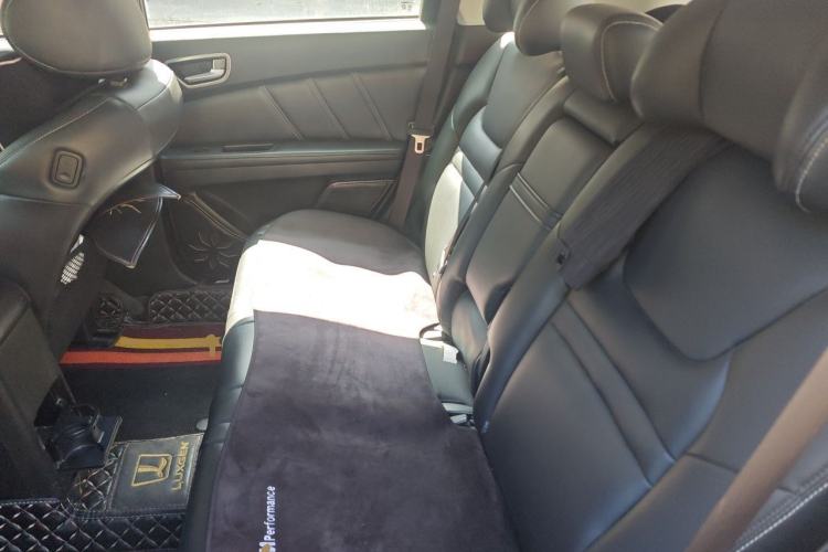 Used Luxgen U6 SUV 2014 1.8T ZhiZun Model Left Rear Seat