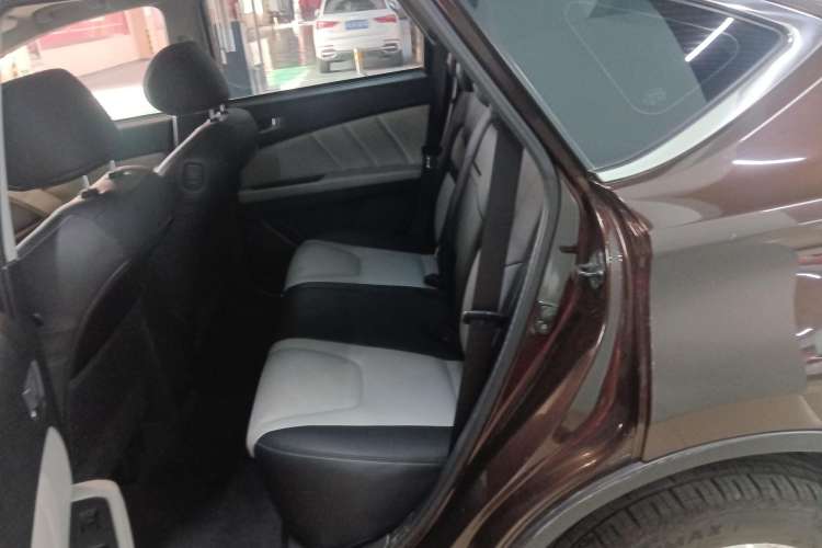 Used Luxgen U6 SUV 2014 1.8T Fashion Edition Left Rear Seat
