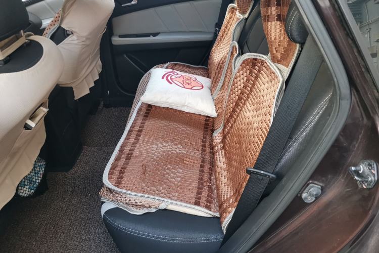 Used Luxgen U6 SUV 2014 1.8T Charm Version Left Rear Seat